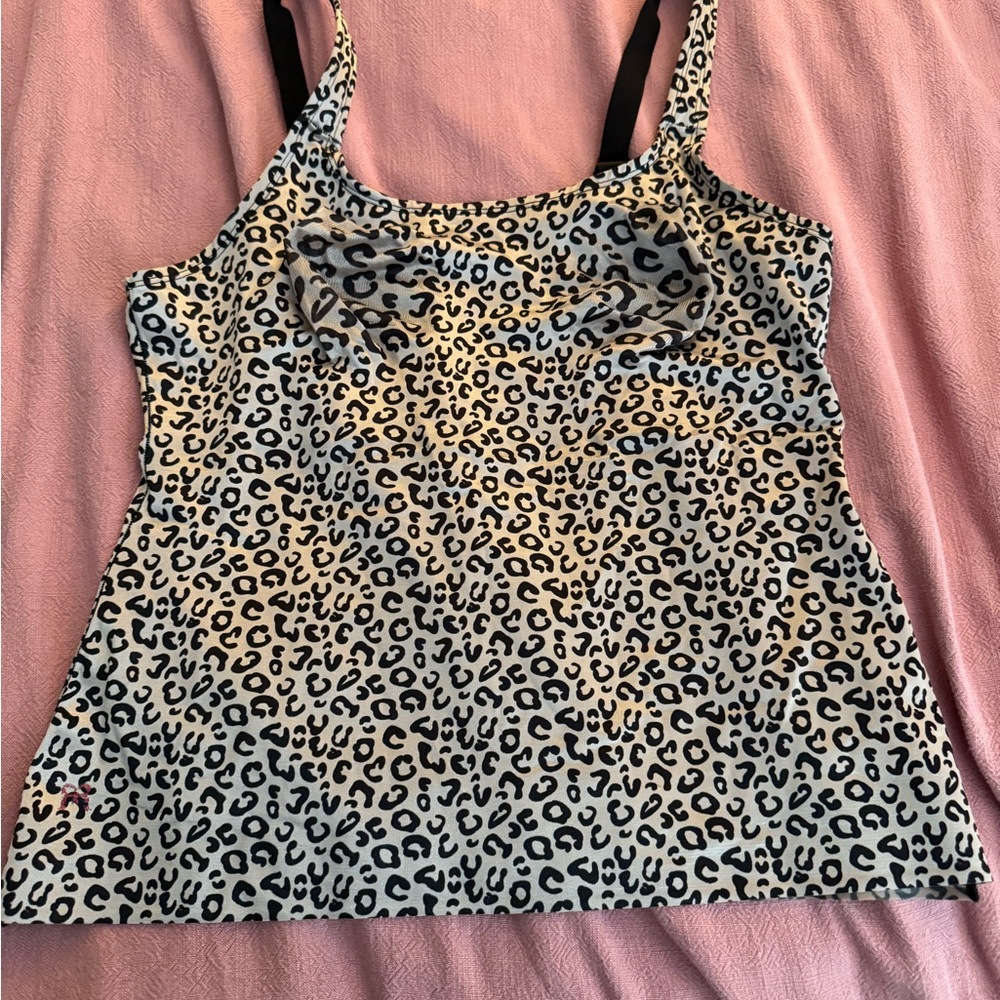Ruby Ribbon gold and black leopard shape wear sz 40